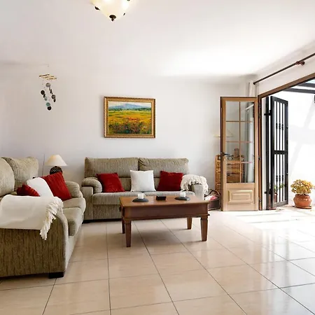 Puerto Chico B Playa Blanca (Lanzarote)